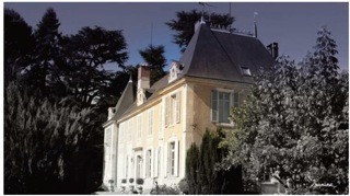 Photo Pouill Chateau de la voute  gites et chambres ... 